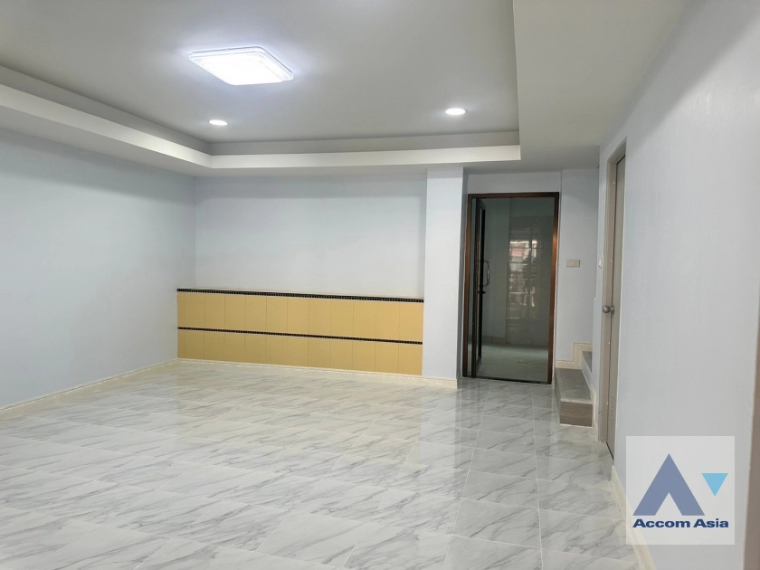 7  3 br Townhouse For Rent in Ratchadaphisek ,Bangkok  at Sinthanee Ratchada Ladprao AA40892