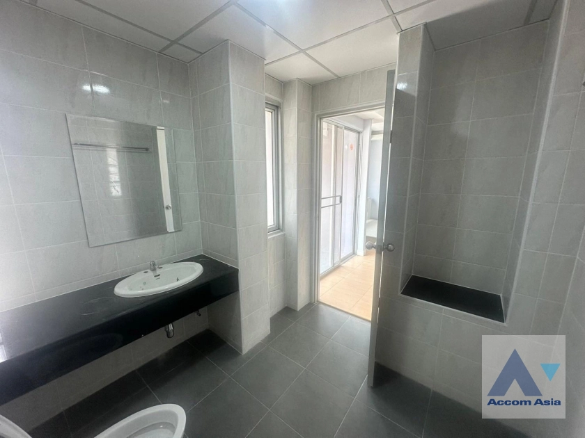 26  3 br Townhouse For Rent in Ratchadaphisek ,Bangkok  at Sinthanee Ratchada Ladprao AA40892