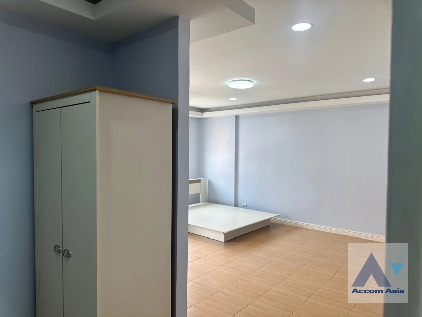 15  3 br Townhouse For Rent in Ratchadaphisek ,Bangkok  at Sinthanee Ratchada Ladprao AA40892