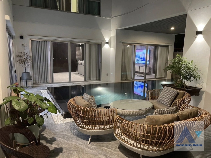 unitPrivate Swimming Pool, Pet friendly |  5 Bedrooms  House For Rent & Sale in Pattanakarn, Bangkok  (AA40896)