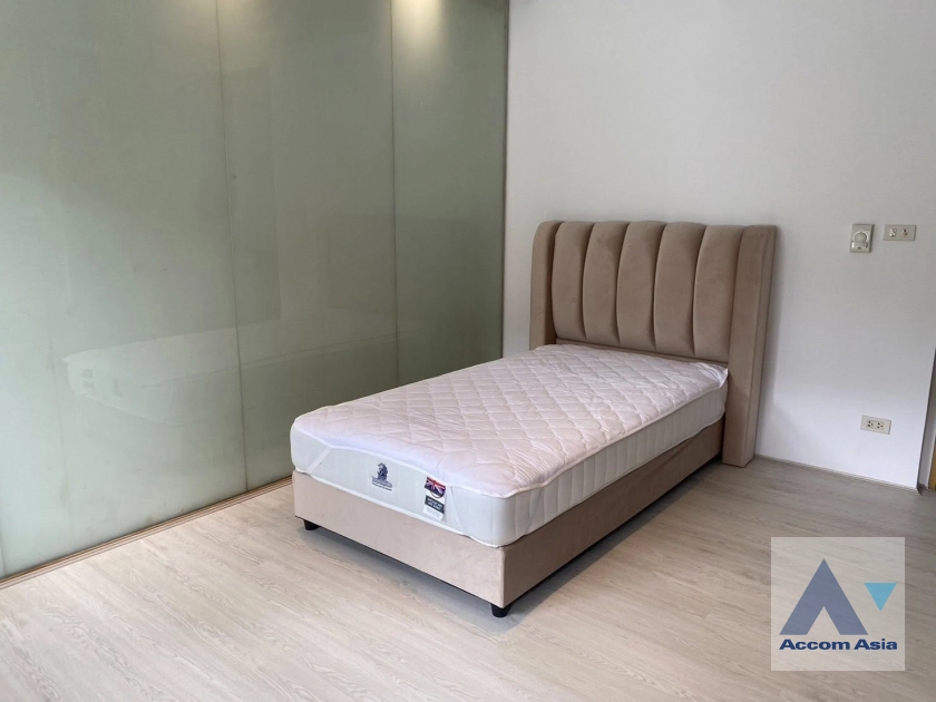 25  5 br House for rent and sale in Pattanakarn ,Bangkok  at Noble Thara Phatthanakan Village AA40896