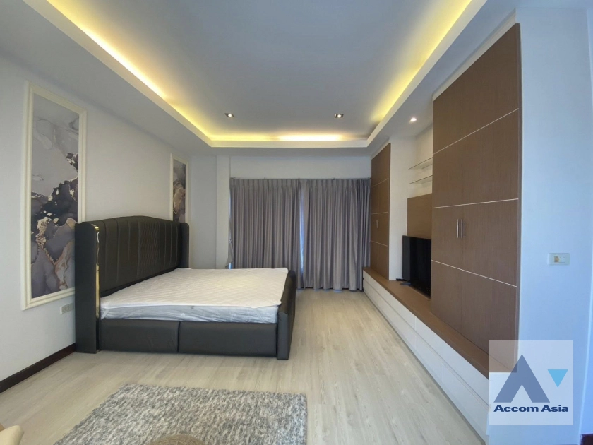 15  5 br House for rent and sale in Pattanakarn ,Bangkok  at Noble Thara Phatthanakan Village AA40896