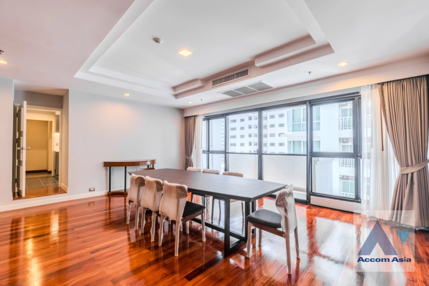 unit 3 Bedrooms  Apartment For Rent in Sukhumvit, Bangkok  near BTS Thong Lo (AA40903)