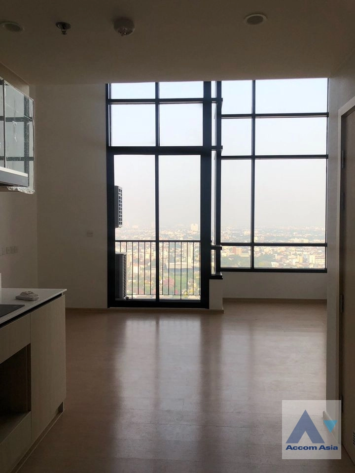 unitDuplex Condo, Pet friendly |  2 Bedrooms  Condominium For Sale in Sukhumvit, Bangkok  near BTS Ekkamai (AA40908)
