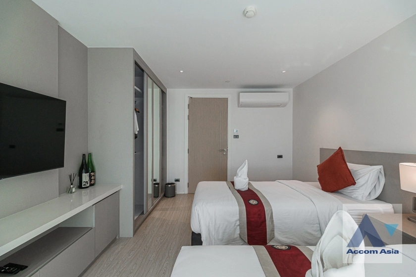 16  2 br Apartment For Rent in Sukhumvit ,Bangkok BTS Ekkamai at New Modern Classic Apartment, Near Main Street AA40916