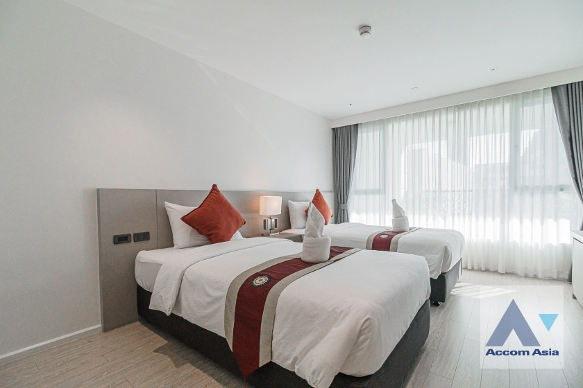 15  2 br Apartment For Rent in Sukhumvit ,Bangkok BTS Ekkamai at New Modern Classic Apartment, Near Main Street AA40916