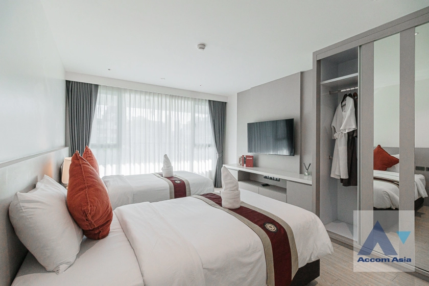 14  2 br Apartment For Rent in Sukhumvit ,Bangkok BTS Ekkamai at New Modern Classic Apartment, Near Main Street AA40916