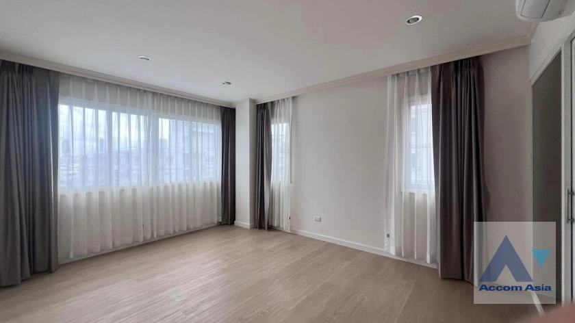 unit 2 Bedrooms  Condominium For Sale in Sathorn, Bangkok  near BRT Thanon Chan (AA40917)