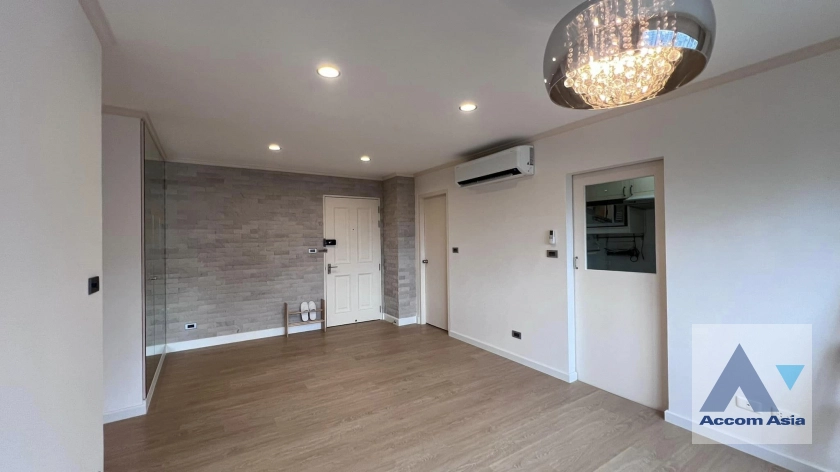 unit 2 Bedrooms  Condominium For Sale in Sathorn, Bangkok  near BRT Thanon Chan (AA40917)