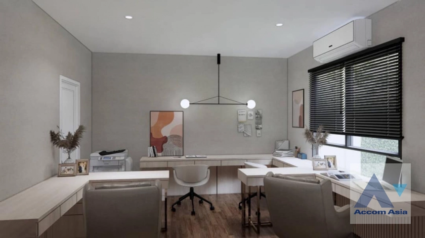 unit 4 Bedrooms  House For Rent in Ramkhamhaeng, Bangkok  near ARL Ban Thap Chang (AA40918)