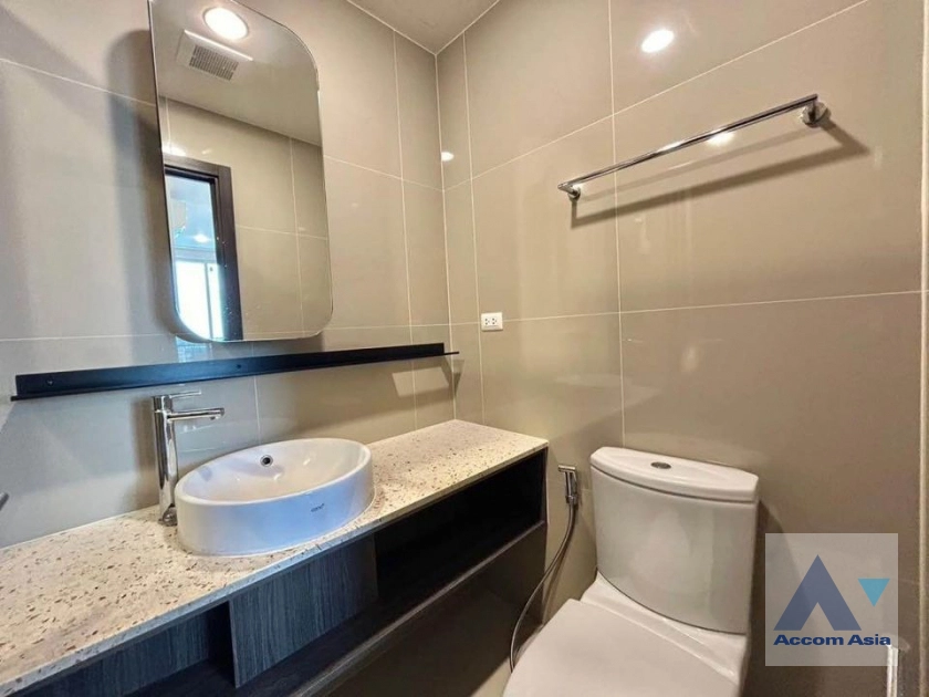 9  2 br Condominium For Rent in Ratchadaphisek ,Bangkok MRT Sutthisan at XT Huaikhwang  AA40922