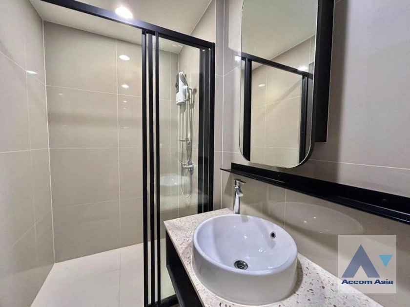 10  2 br Condominium For Rent in Ratchadaphisek ,Bangkok MRT Sutthisan at XT Huaikhwang  AA40922