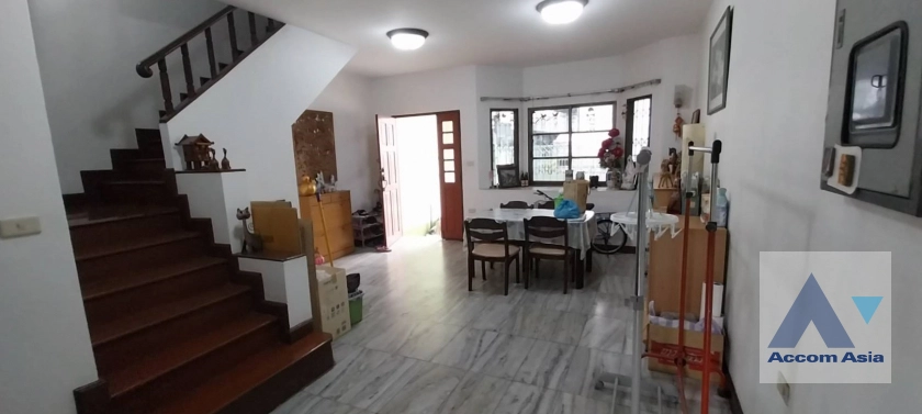 4  3 br Townhouse For Sale in Sukhumvit ,Bangkok BTS Phra khanong AA40938
