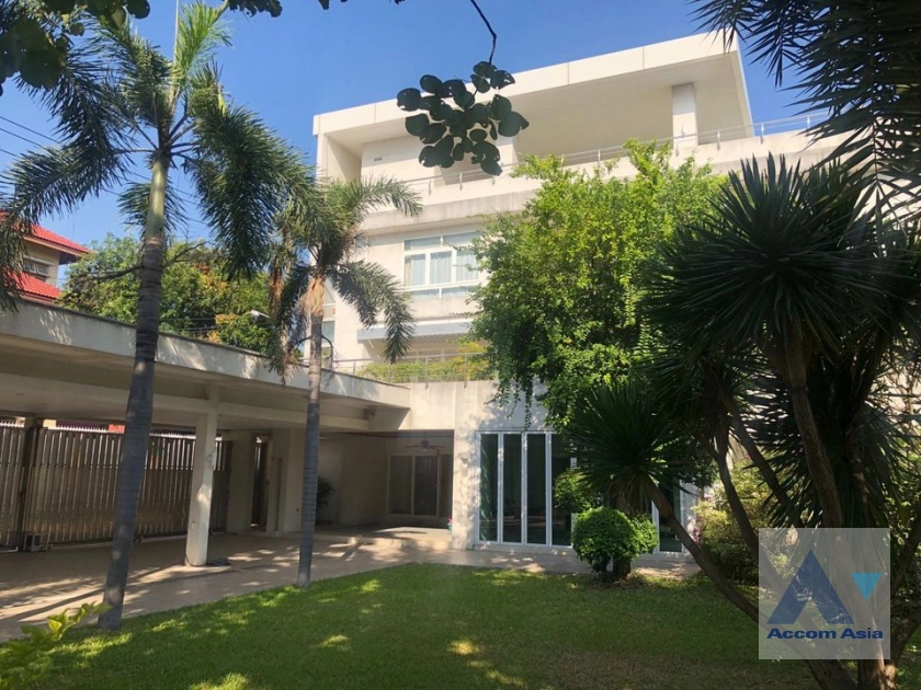  2  6 br House For Rent in Sukhumvit ,Bangkok BTS Bang Chak AA40942