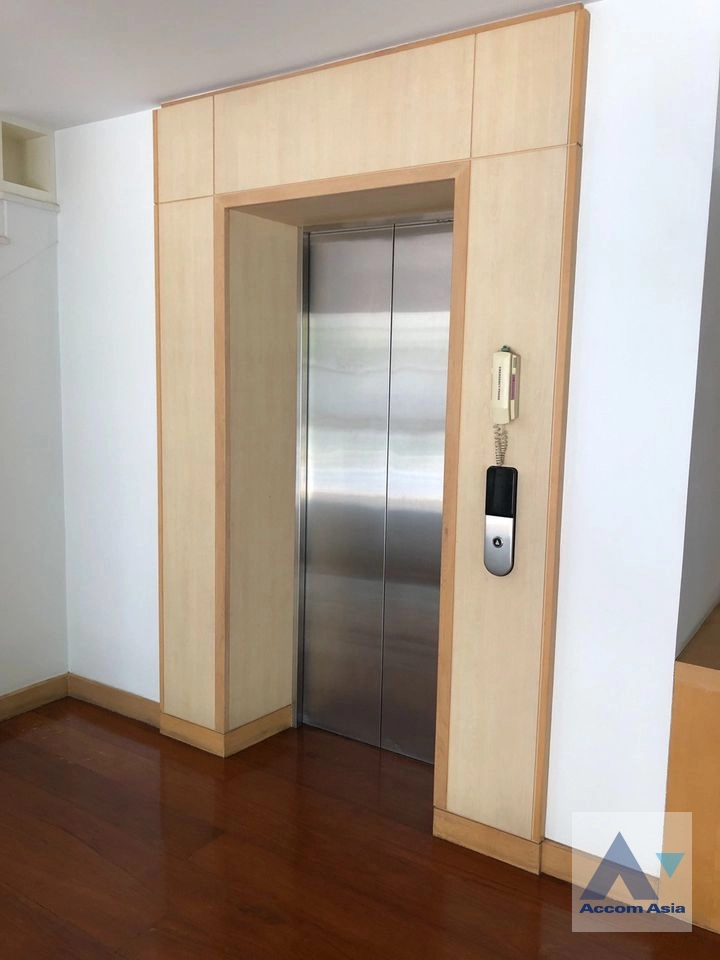 10  6 br House For Rent in Sukhumvit ,Bangkok BTS Bang Chak AA40942