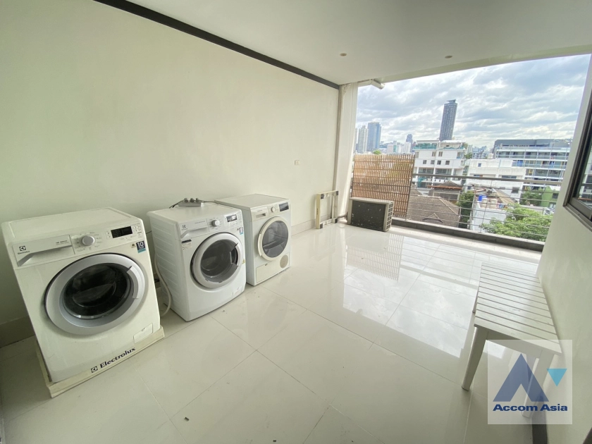 23  4 br Apartment for rent and sale in Sukhumvit ,Bangkok BTS Thong Lo at Comfortable for living AA40952