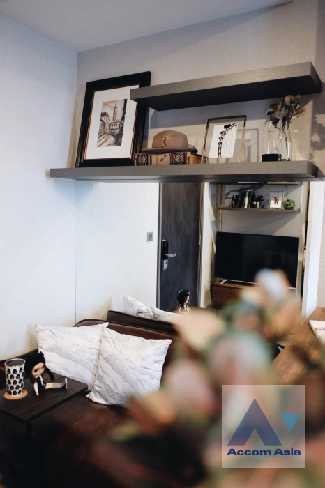 unit 1 Bedroom  Condominium For Sale in Silom, Bangkok  near MRT Sam Yan (AA40954)