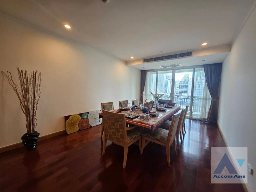 7  3 br Apartment for rent and sale in Sukhumvit ,Bangkok BTS Phrom Phong at Apartment with Top Facilities, Close to Emshere AA40961