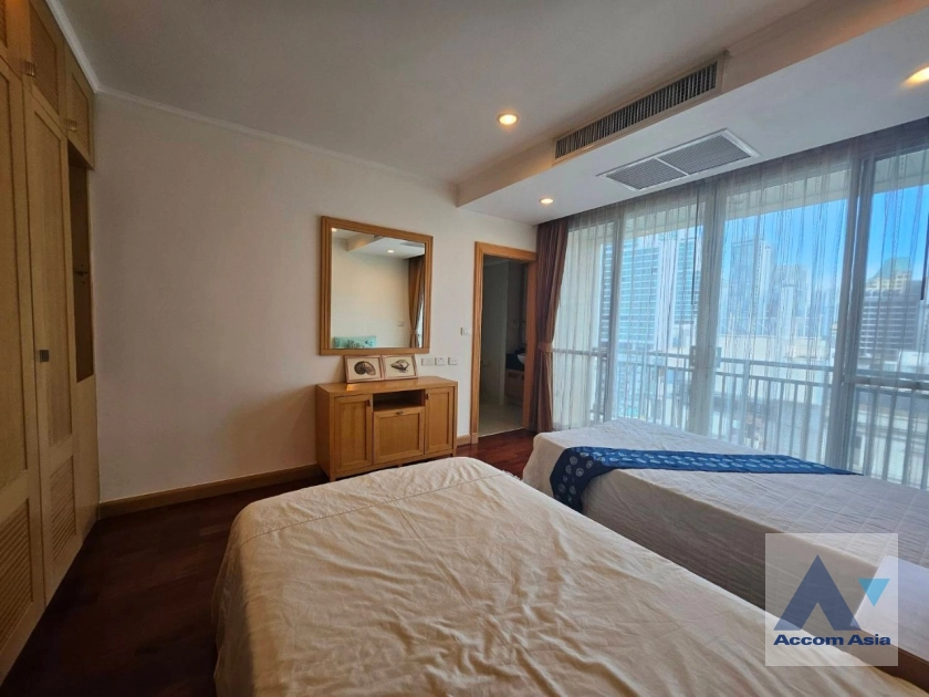 23  3 br Apartment for rent and sale in Sukhumvit ,Bangkok BTS Phrom Phong at Apartment with Top Facilities, Close to Emshere AA40961