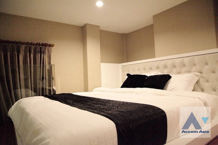 8  4 br House for rent and sale in Sukhumvit ,Bangkok BTS Nana AA40962