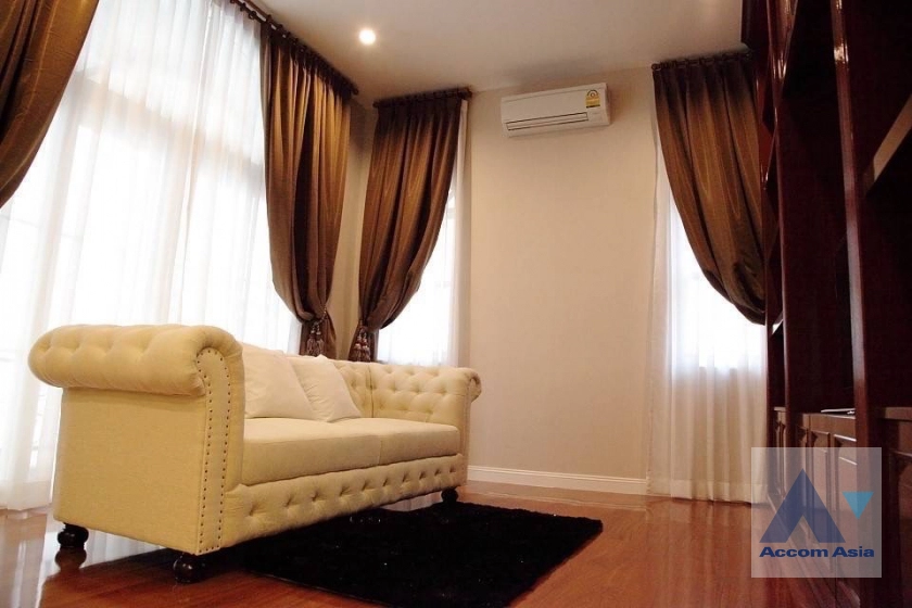 7  4 br House for rent and sale in Sukhumvit ,Bangkok BTS Nana AA40962