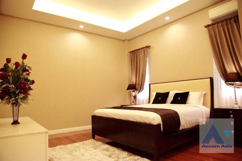 6  4 br House for rent and sale in Sukhumvit ,Bangkok BTS Nana AA40962