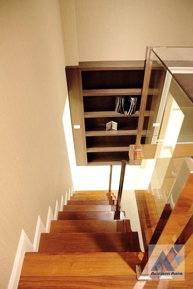 10  4 br House for rent and sale in Sukhumvit ,Bangkok BTS Nana AA40962