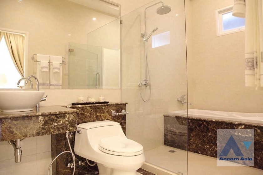 11  4 br House for rent and sale in Sukhumvit ,Bangkok BTS Nana AA40962