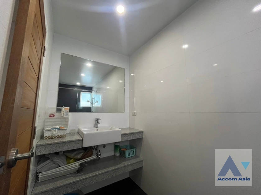 14  3 br House For Sale in Sukhumvit ,Bangkok BTS Thong Lo AA40963