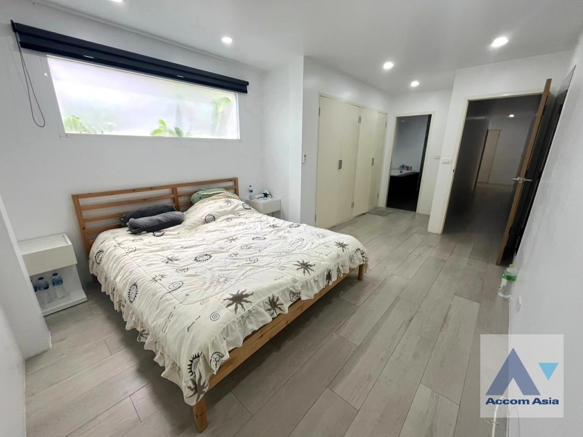 10  3 br House For Sale in Sukhumvit ,Bangkok BTS Thong Lo AA40963