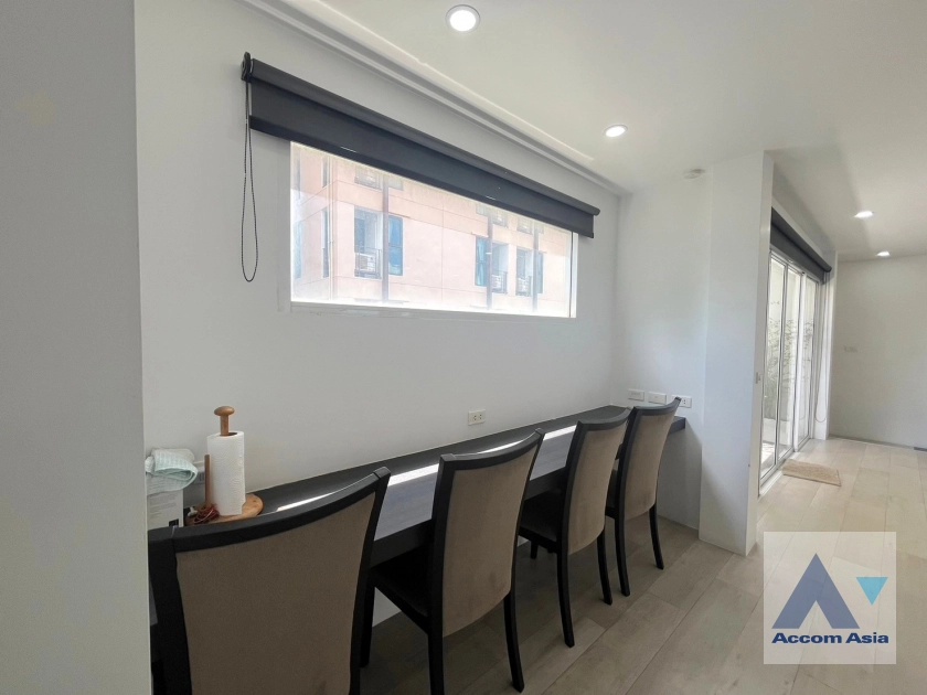 8  3 br House For Sale in Sukhumvit ,Bangkok BTS Thong Lo AA40963