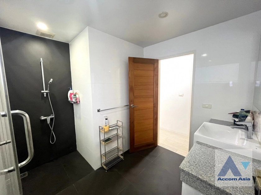 18  3 br House For Sale in Sukhumvit ,Bangkok BTS Thong Lo AA40963