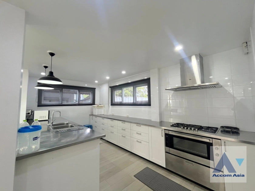 6  3 br House For Sale in Sukhumvit ,Bangkok BTS Thong Lo AA40963