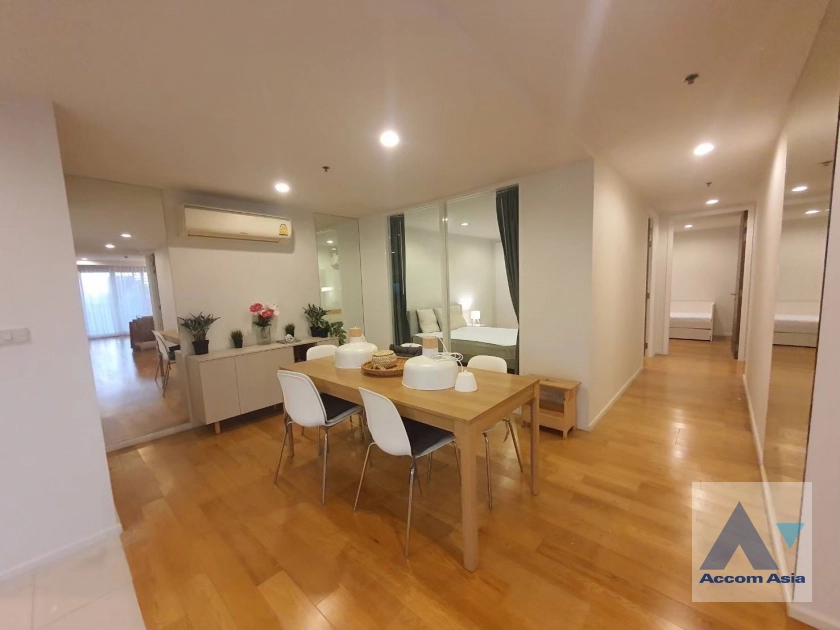 unit 3 Bedrooms  Condominium For Sale in Sukhumvit, Bangkok  near BTS Asok - MRT Sukhumvit (AA40965)