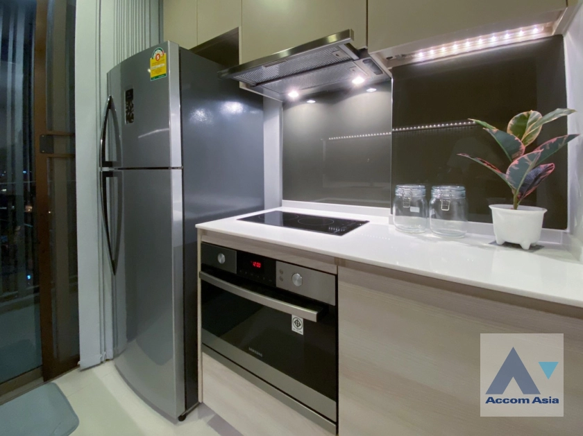 5  1 br Condominium for rent and sale in Charoen Nakhon ,Bangkok  at The Room Wongwian Yai AA40966