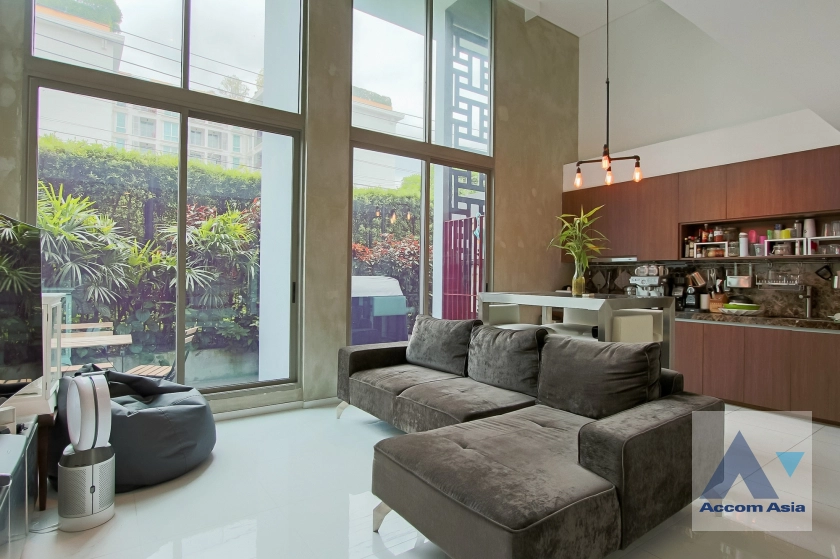 unitDuplex Condo |  2 Bedrooms  Condominium For Sale in Sukhumvit, Bangkok  near BTS Phrom Phong (AA40967)