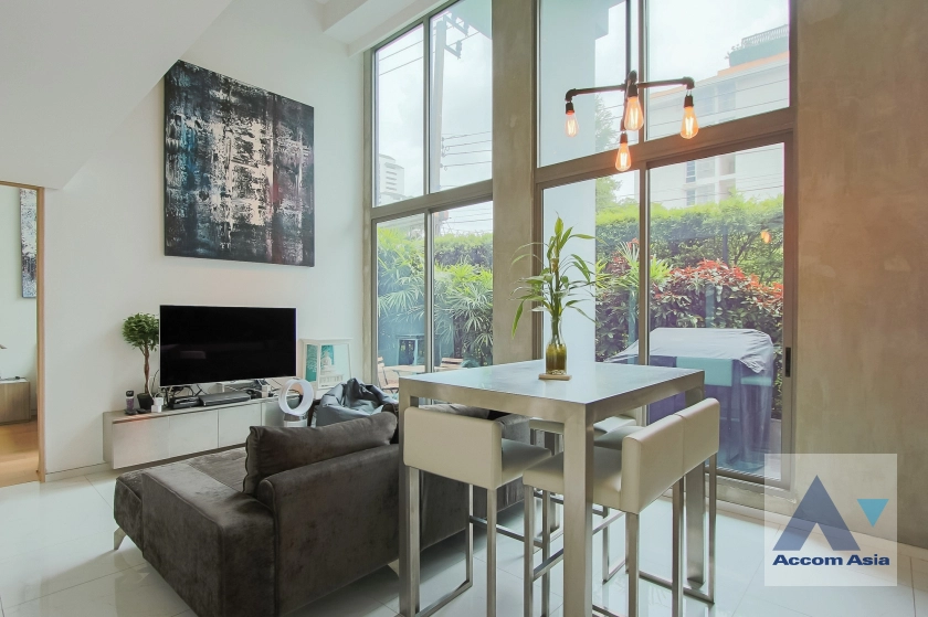 unitDuplex Condo |  2 Bedrooms  Condominium For Sale in Sukhumvit, Bangkok  near BTS Phrom Phong (AA40967)