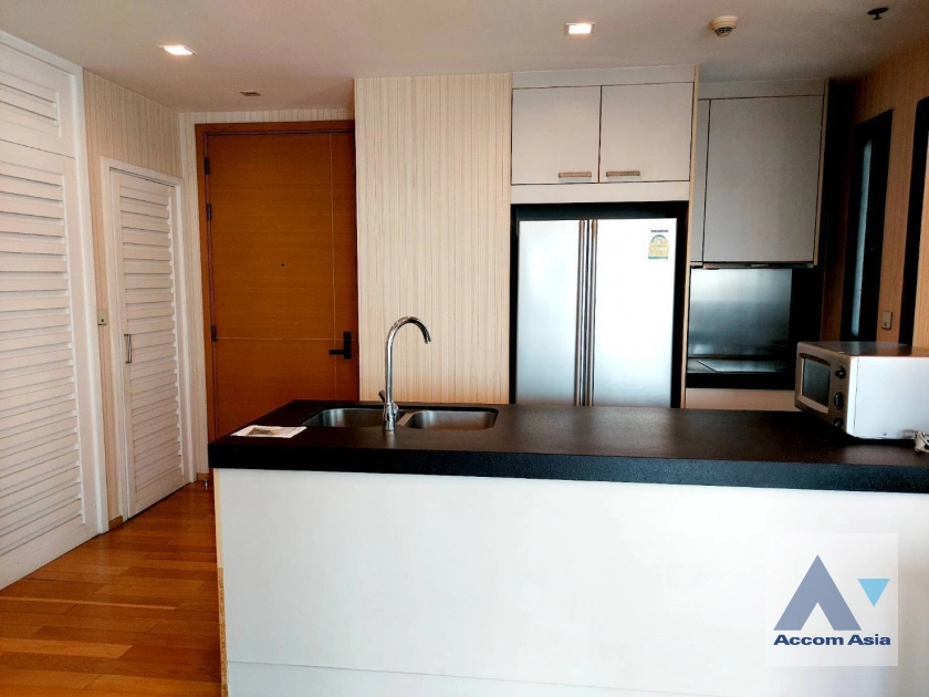 unit 2 Bedrooms  Condominium For Rent in Ploenchit, Bangkok  near BTS Ploenchit - MRT Lumphini (AA40976)