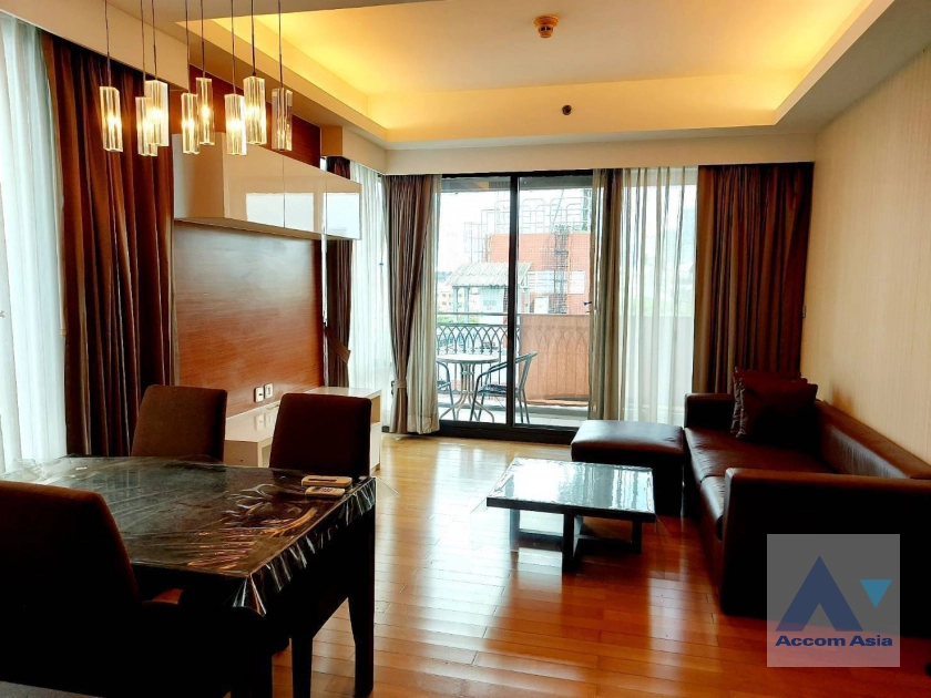 unit 2 Bedrooms  Condominium For Rent in Ploenchit, Bangkok  near BTS Ploenchit - MRT Lumphini (AA40976)