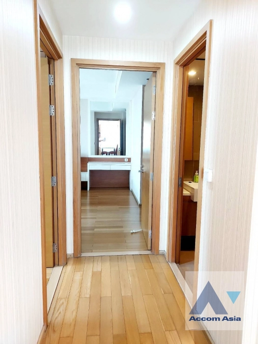 unit 2 Bedrooms  Condominium For Rent in Ploenchit, Bangkok  near BTS Ploenchit - MRT Lumphini (AA40976)