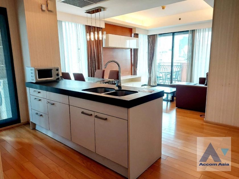 unit 2 Bedrooms  Condominium For Rent in Ploenchit, Bangkok  near BTS Ploenchit - MRT Lumphini (AA40976)