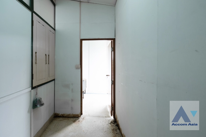 15  2 br House For Rent in Phaholyothin ,Bangkok  AA40977