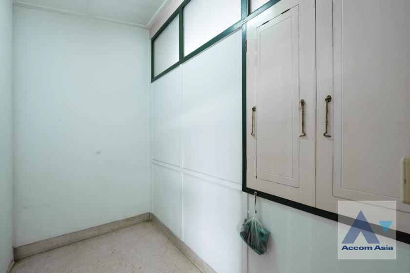 14  2 br House For Rent in Phaholyothin ,Bangkok  AA40977