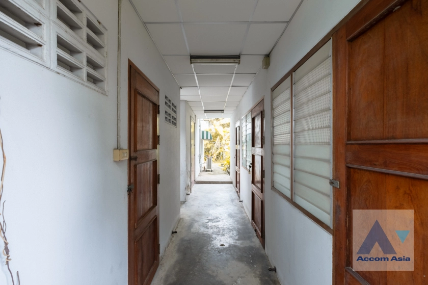 21  2 br House For Rent in Phaholyothin ,Bangkok  AA40977