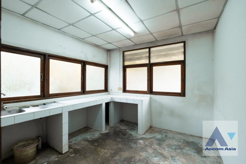 24  2 br House For Rent in Phaholyothin ,Bangkok  AA40977