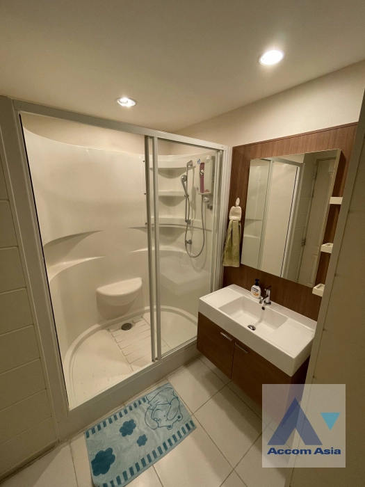 5  2 br Condominium For Rent in Charoen Nakhon ,Bangkok BTS Krung Thon Buri at Q House Condo Sathon AA40980