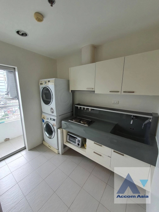 unit 2 Bedrooms  Condominium For Rent in Charoen Nakhon, Bangkok  near BTS Krung Thon Buri (AA40980)