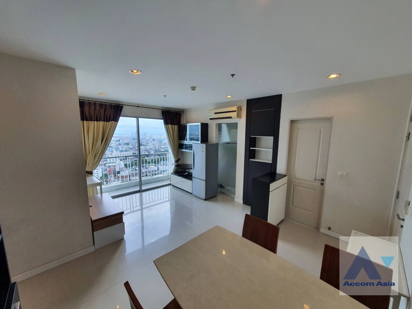 unit 2 Bedrooms  Condominium For Rent in Charoen Nakhon, Bangkok  near BTS Krung Thon Buri (AA40980)