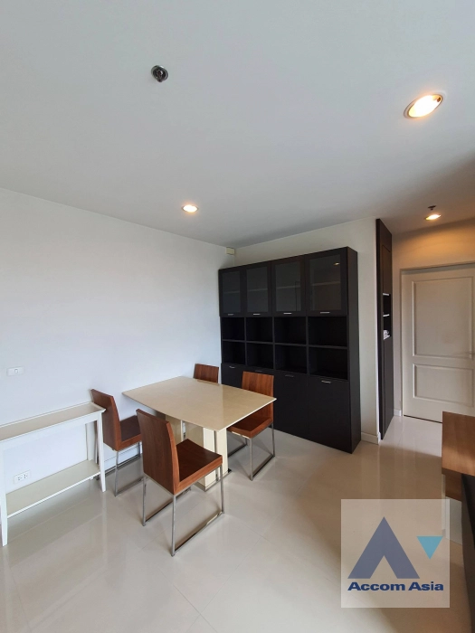 unit 2 Bedrooms  Condominium For Rent in Charoen Nakhon, Bangkok  near BTS Krung Thon Buri (AA40980)