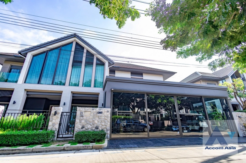 unit 4 Bedrooms  House For Sale in ,   (AA40983)